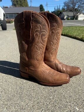 Shyanne Darby square toe Embroidered Leather Cowboy Boots